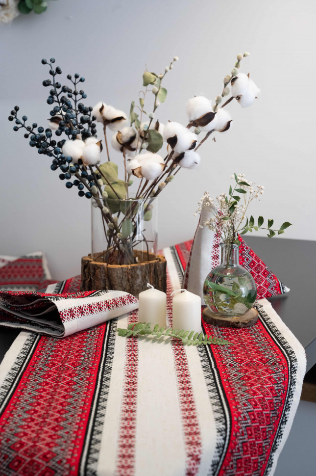 Вишита доріжка-скатертина та серветки Ethnic