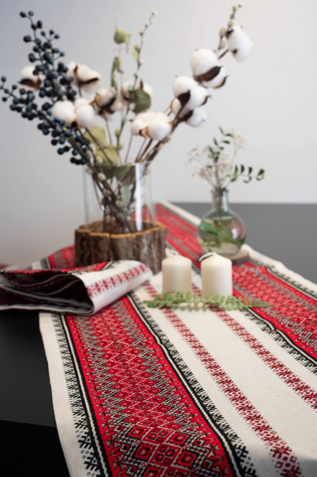 Вишита доріжка-скатертина та серветки Ethnic