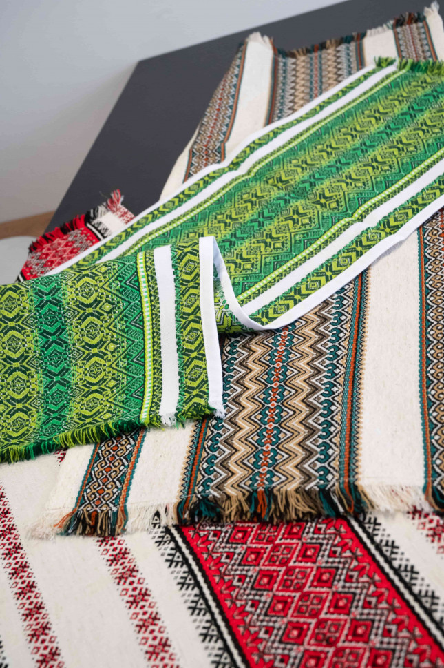 Вишита доріжка-скатертина та серветки Ethnic