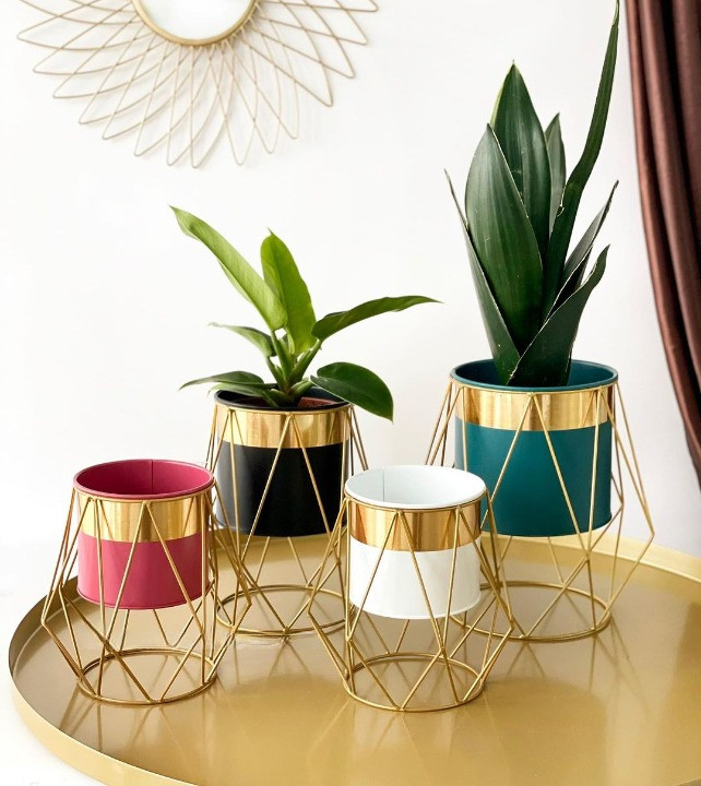 Металеве кашпо на підставці  Rhombus  (уцінка)