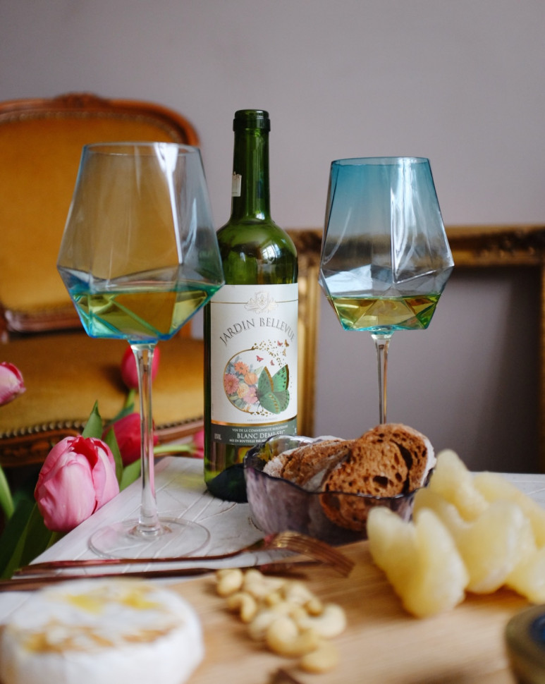 Скляний келих для вина Blush blue 650 мл