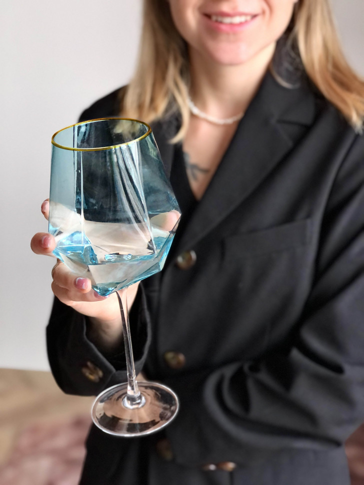 Скляний келих для вина Blush blue 650 мл