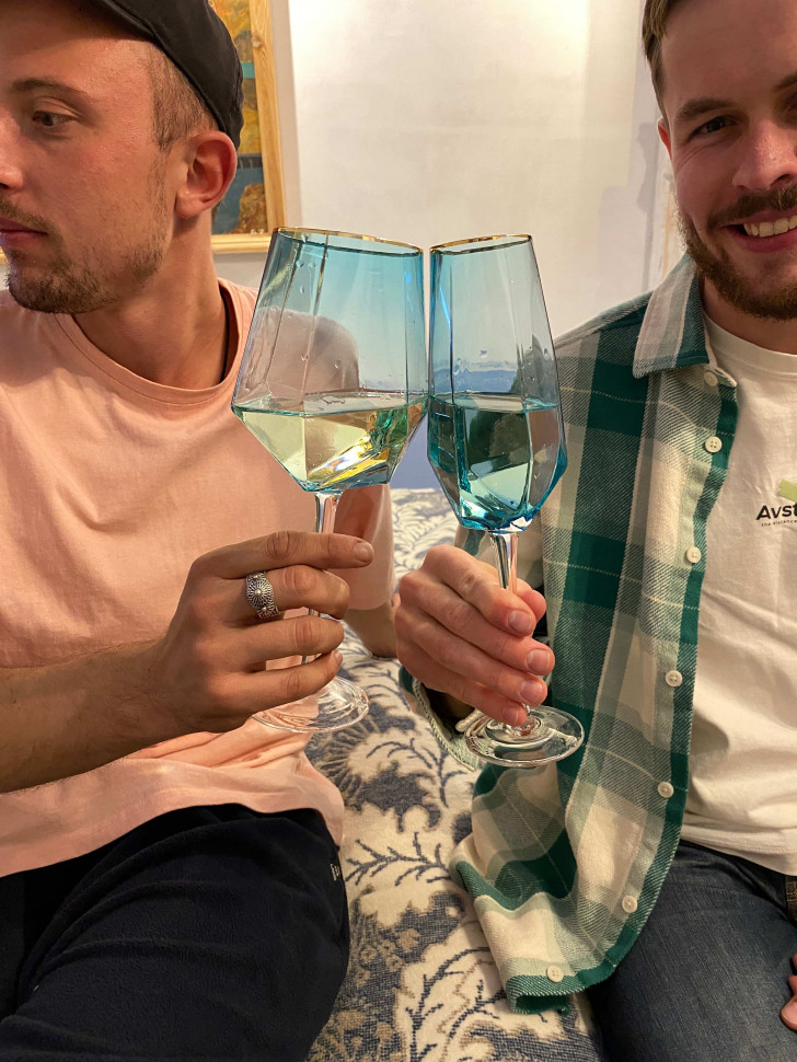 Скляний келих для вина Blush blue 650 мл