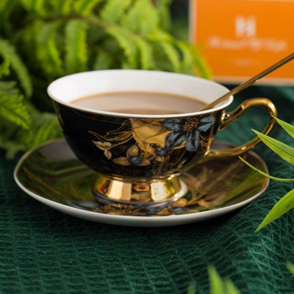 Чашка з блюдцем Victorian Charm