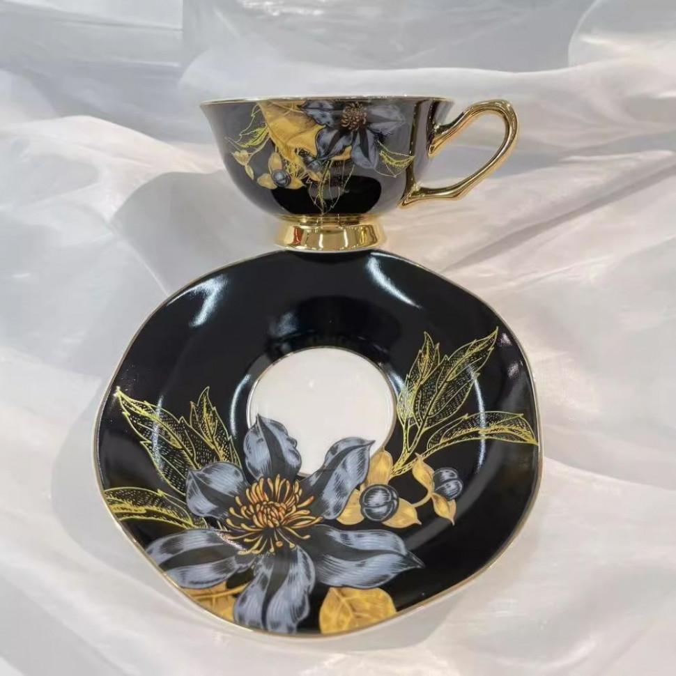 Чашка з блюдцем Victorian Charm