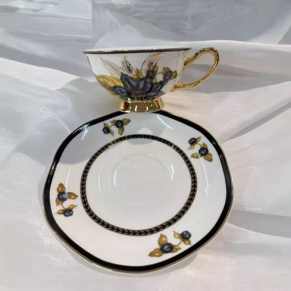 Чашка з блюдцем Victorian Charm