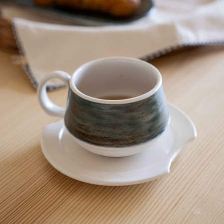 Керамічна чашка з блюдцем Melange 