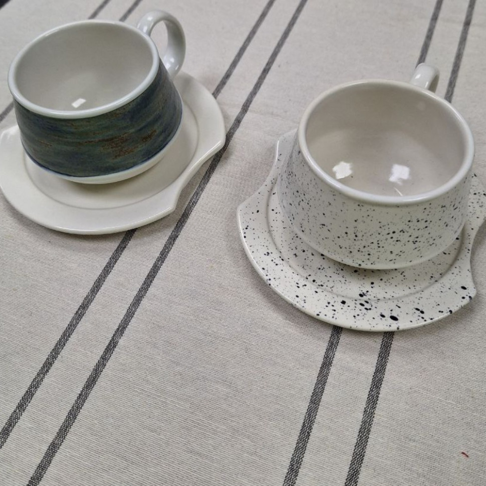 Керамическая чашка с блюдцем Cosmo